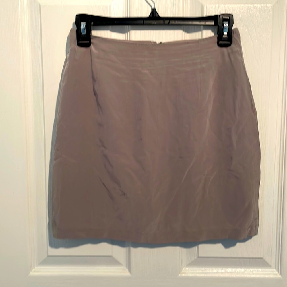 Lee Magram New York 100% Silk Gray Mini Skirt